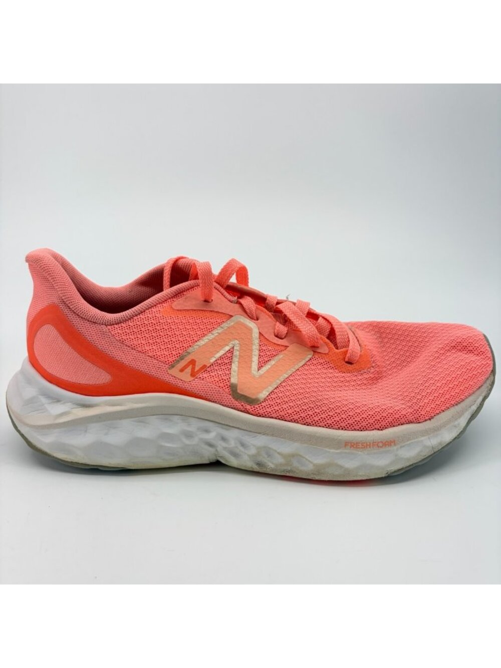 New Balance Fresh Foam Arishi v4 Womens Size 8 Pink White Running Shoes Sneakers